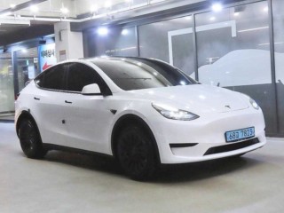 모델 Y RWD 2023년 8월 테슬라Y 중고차